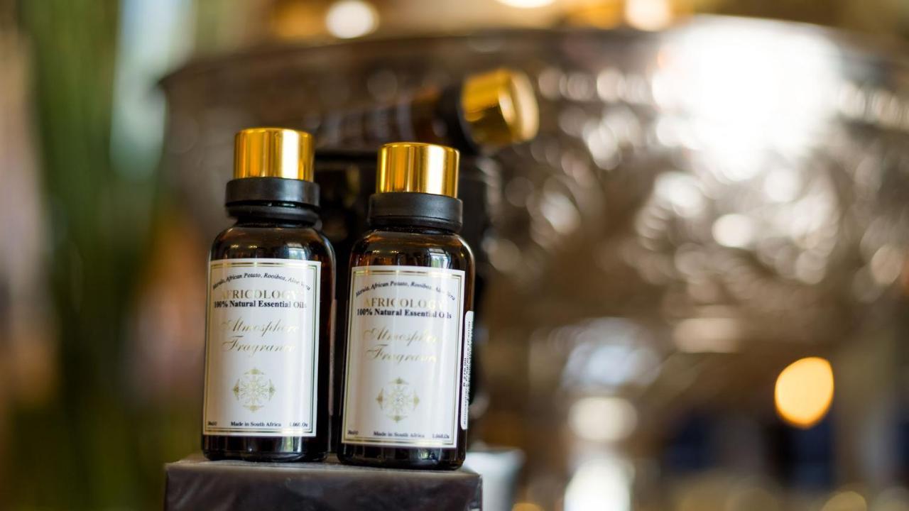 Drostdy Hotel Graaff-Reinet Eksteriør billede Essential oil bottles