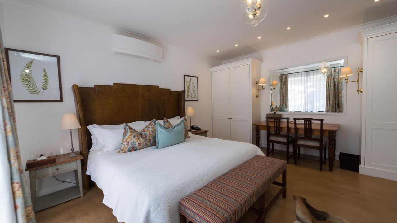 Drostdy Hotel Graaff-Reinet Eksteriør billede A bedroom at the hotel