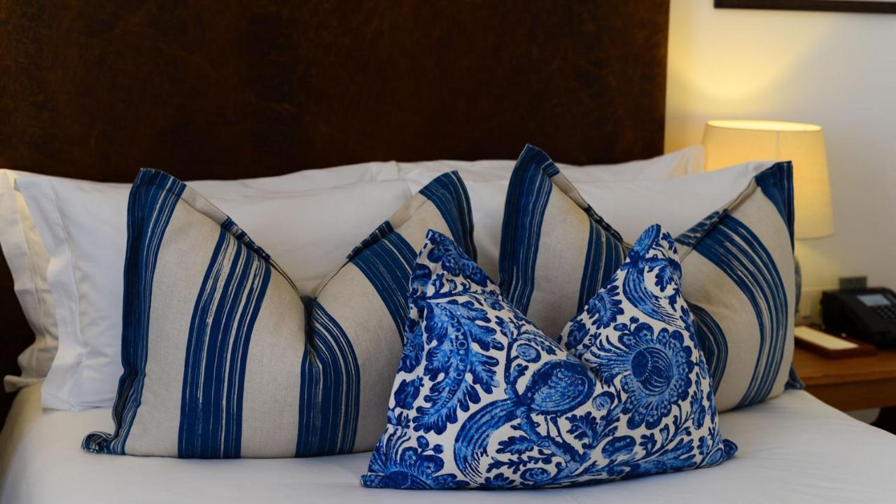 Drostdy Hotel Graaff-Reinet Eksteriør billede Cushions