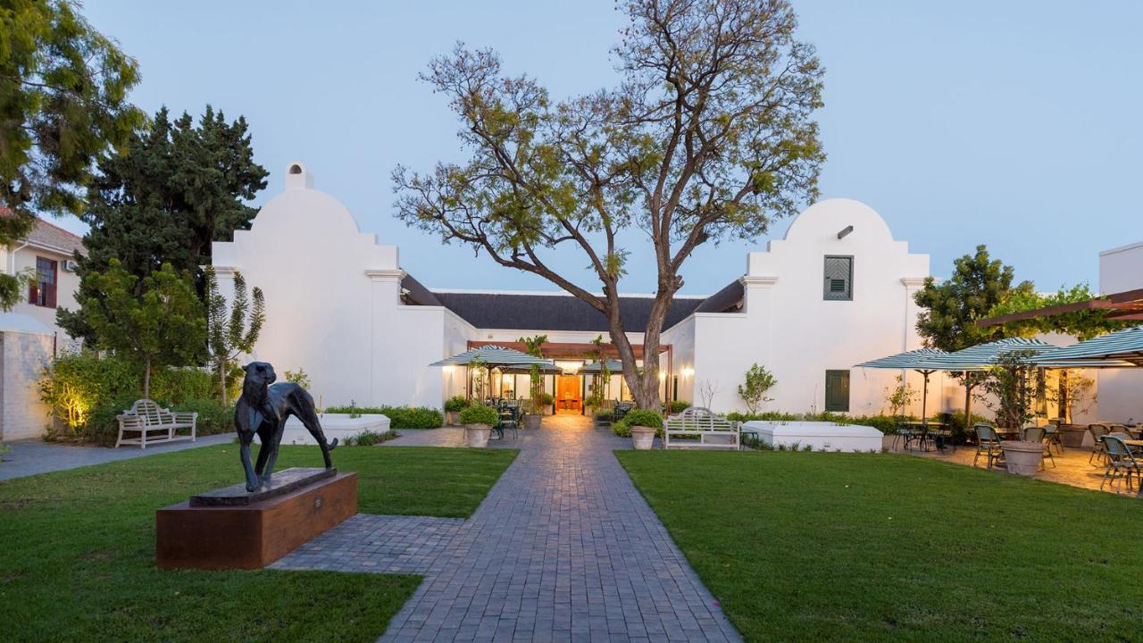Drostdy Hotel Graaff-Reinet Eksteriør billede The entrance to the Stellenbosch University library