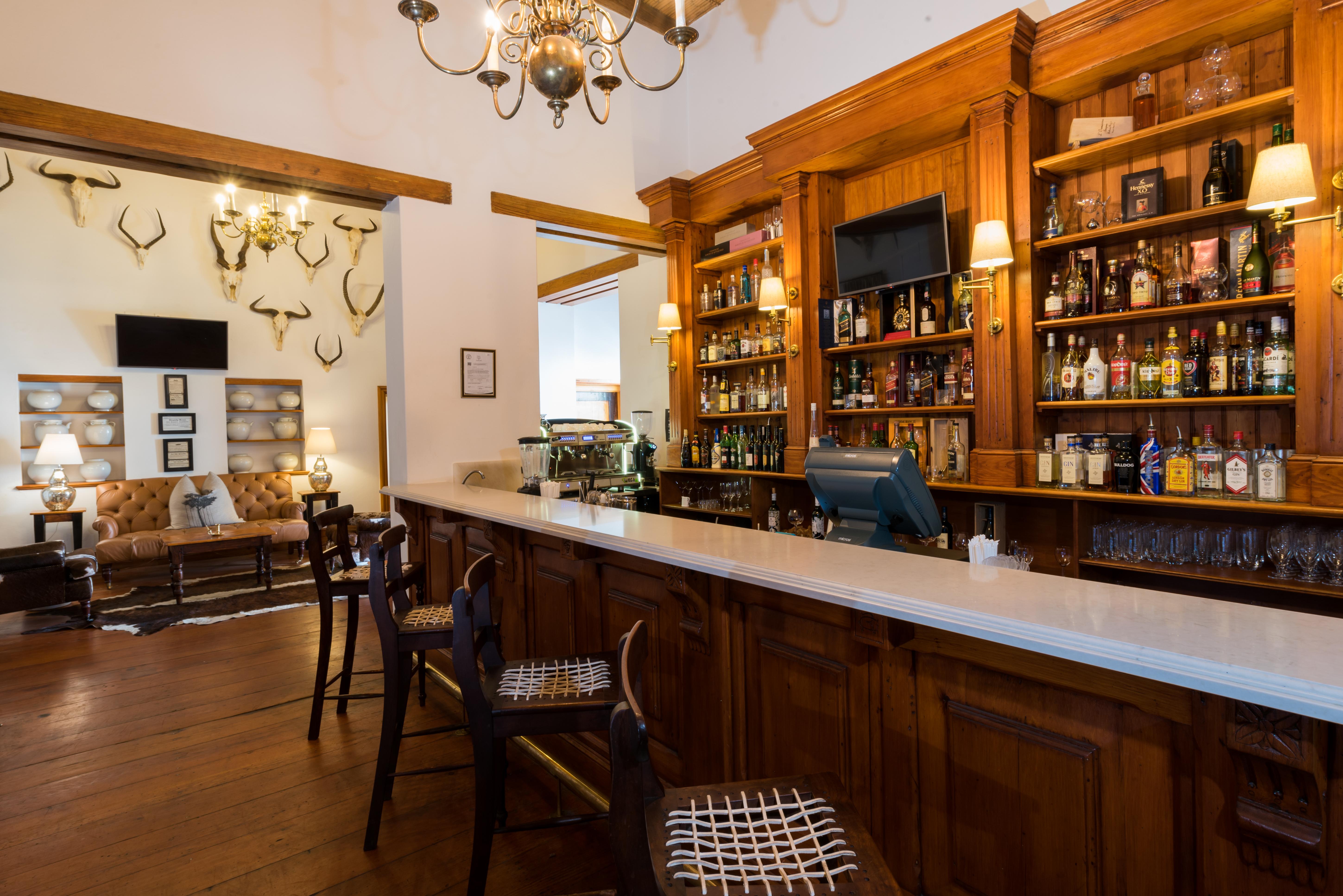 Drostdy Hotel Graaff-Reinet Eksteriør billede The bar at the hotel